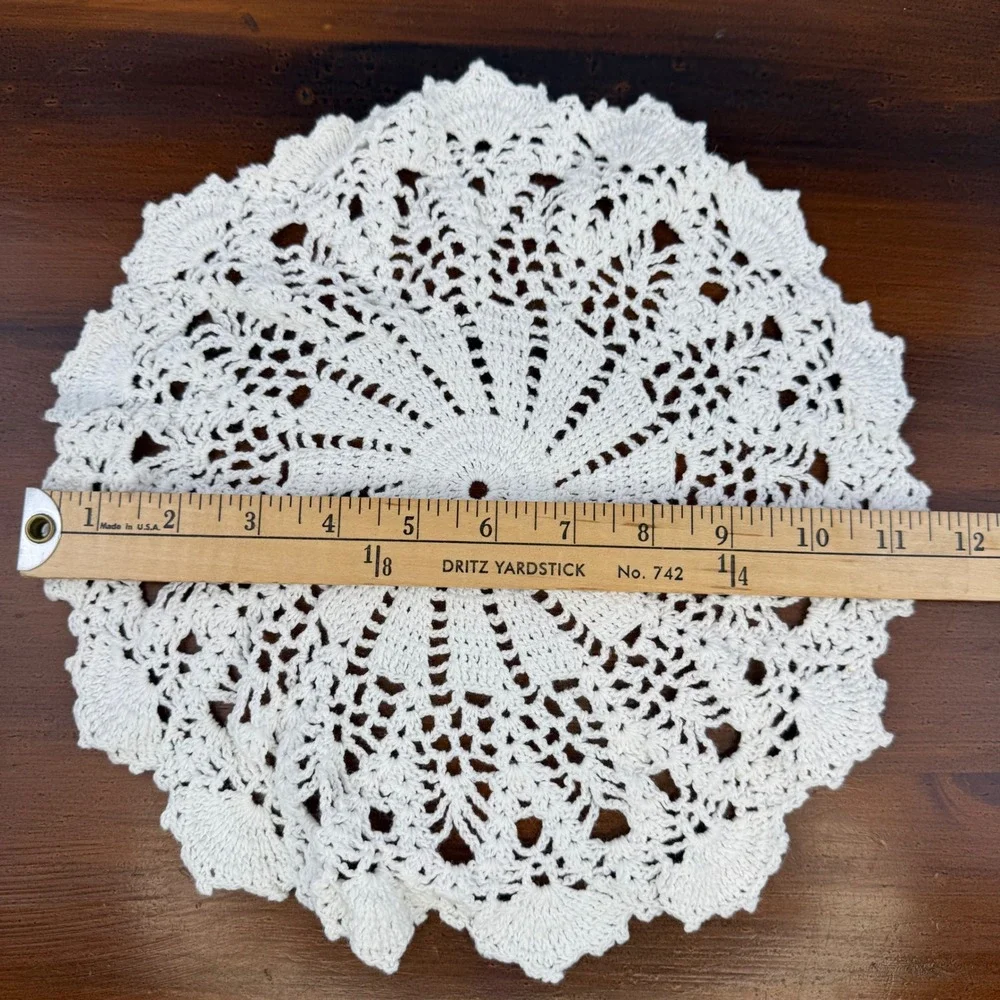 Vintage White Crochet Lace Doily Set of 4 Pineapple Floral Round Table Linens